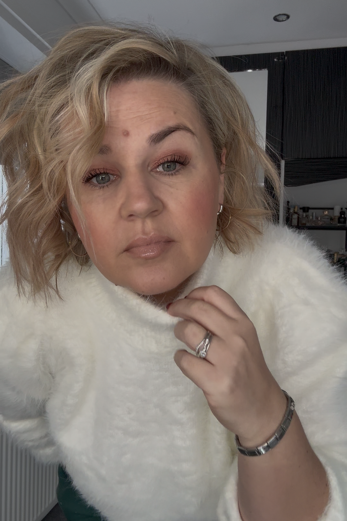 make up curly hair over 40 white fluffy jumper